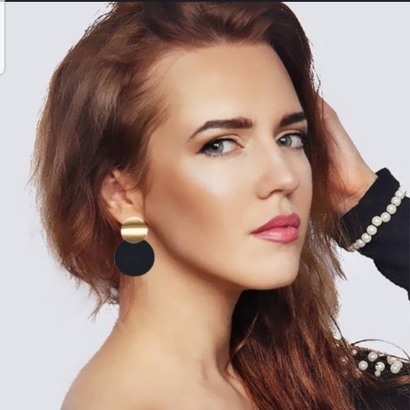 boutique Jewelry - Earrings